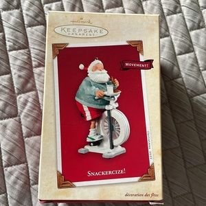 Hallmark Keepsake Ornament Snackercize. 2003